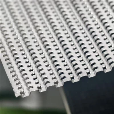 Welchen Einfluss hat die Streifenbreite auf die Leistung des Offset-Strip-Fins?